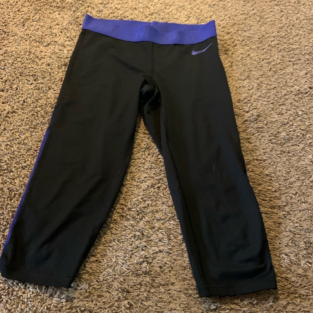 Nike pro Capri workout leggings